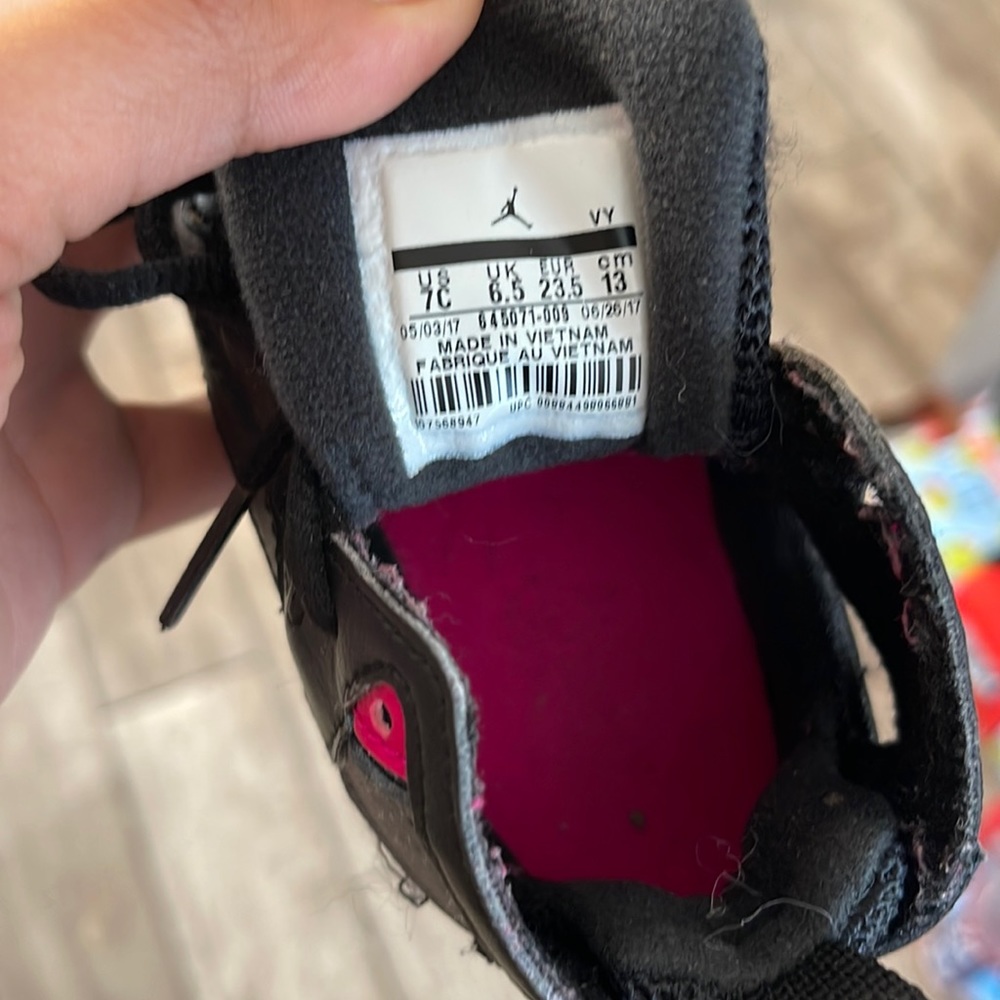 Size 7 Jordan shoes for little girls. Practically brand new